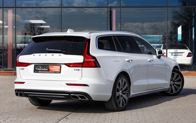 Volvo V60 cena 106900 przebieg: 162600, rok produkcji 2019 z Bobowa małe 781